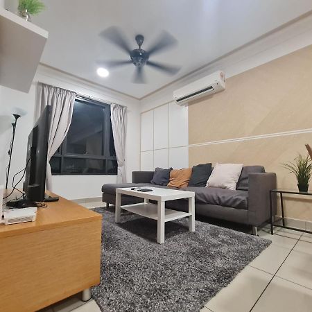 Lovely 3-Bedroom Serviced Apartment @ Cyberjaya Dış mekan fotoğraf