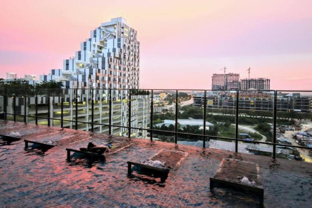 Lovely 3-Bedroom Serviced Apartment @ Cyberjaya Dış mekan fotoğraf