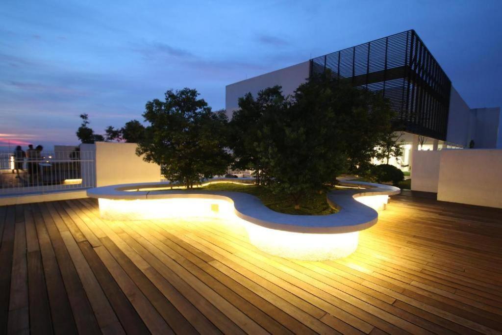 Lovely 3-Bedroom Serviced Apartment @ Cyberjaya Dış mekan fotoğraf